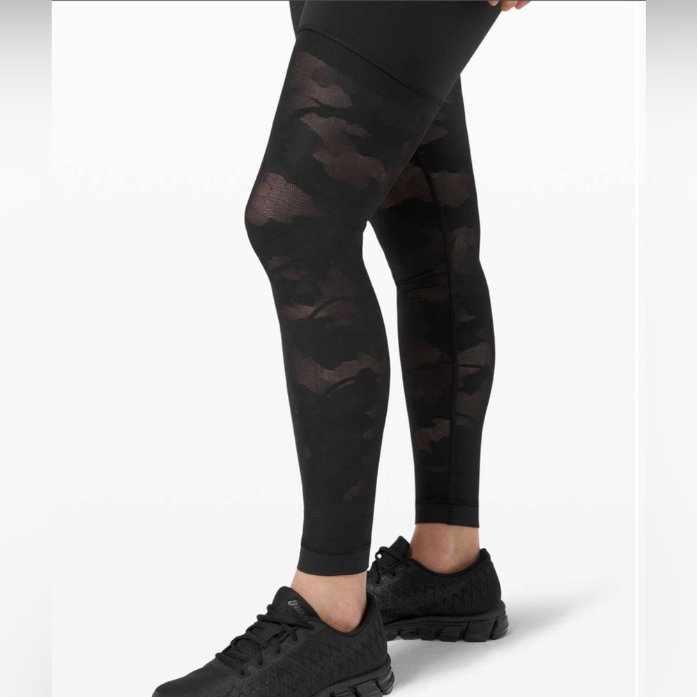 Lululemon Sheer Will High-Rise Tight‎ 28" *Camo
Black Size 8 - Picture 2 of 13